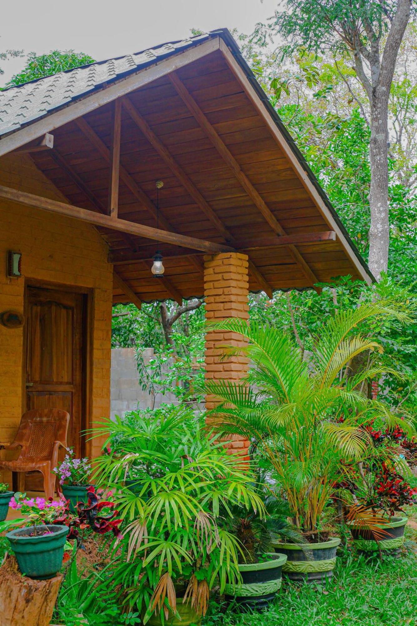 Lotus Eco Villa Sigiriya Exterior photo