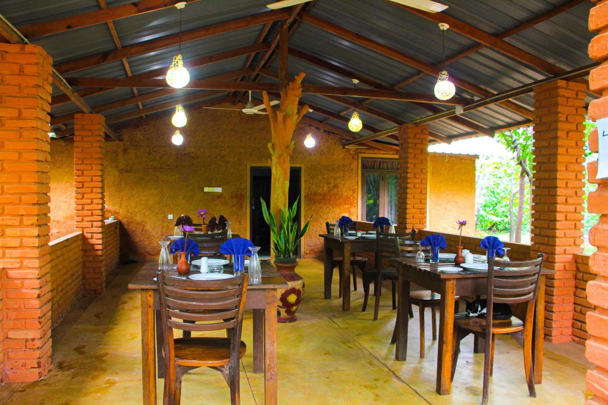 Lotus Eco Villa Sigiriya Exterior photo